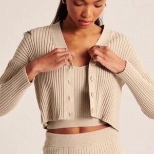 Abercrombie & Fitch Elevated Ribbed Knit Cardigan